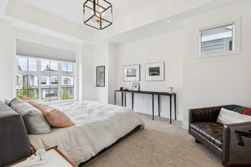 534 35A Street Nw, Calgary, AB - Indoor Photo Showing Bedroom