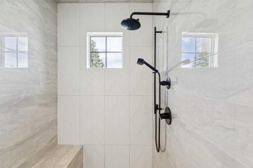534 35A Street Nw, Calgary, AB - Indoor Photo Showing Bathroom