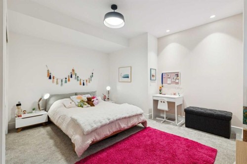 534 35A Street Nw, Calgary, AB - Indoor Photo Showing Bedroom