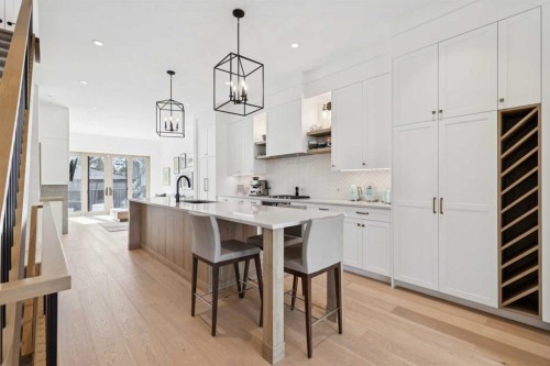 534 35A Street Nw, Calgary, AB - Indoor