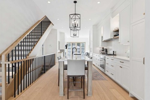 534 35A Street Nw, Calgary, AB - Indoor