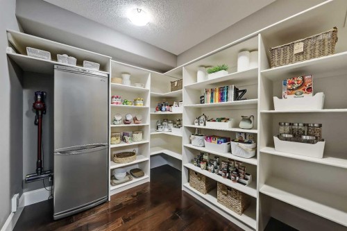 85 Rockcliff Heights Nw, Calgary, AB - Indoor