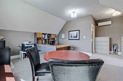 85 Rockcliff Heights Nw, Calgary, AB - Indoor