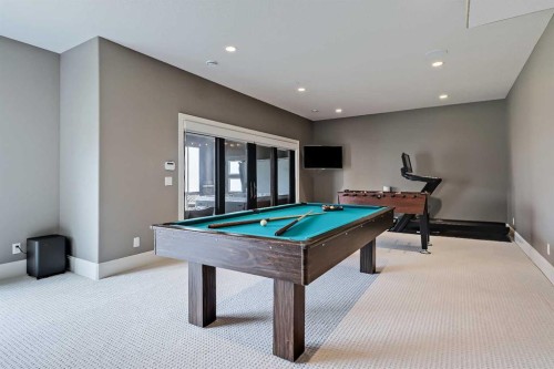 85 Rockcliff Heights Nw, Calgary, AB - Indoor Photo Showing Other Room
