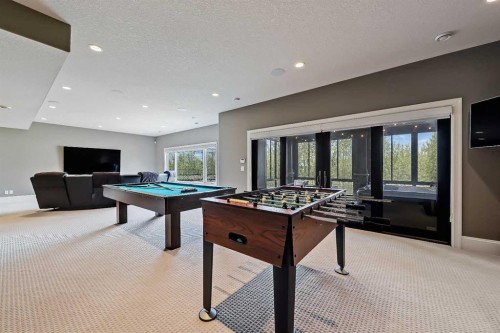 85 Rockcliff Heights Nw, Calgary, AB - Indoor Photo Showing Other Room