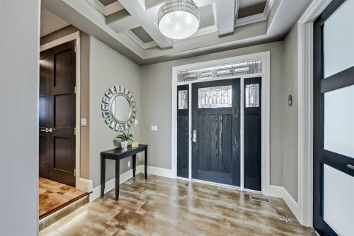 85 Rockcliff Heights Nw, Calgary, AB - Indoor Photo Showing Other Room