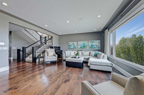85 Rockcliff Heights Nw, Calgary, AB - Indoor Photo Showing Living Room