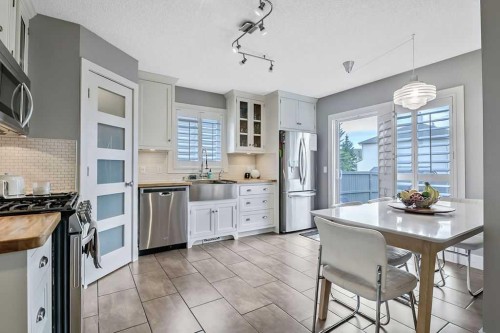 56 Mt Aberdeen Close Se, Calgary, AB - Indoor