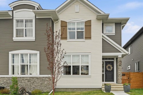 77 Wolf Gate  Okotoks, AB T1S 5T9