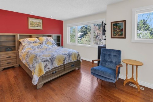 111 Point Drive Nw, Calgary, AB - Indoor Photo Showing Bedroom