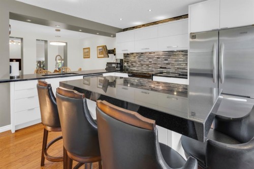 111 Point Drive Nw, Calgary, AB - Indoor Photo Showing Kitchen With Upgraded Kitchen