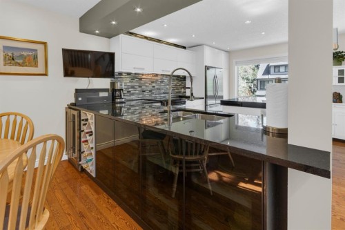 111 Point Drive Nw, Calgary, AB - Indoor