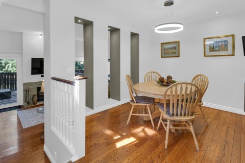 111 Point Drive Nw, Calgary, AB - Indoor Photo Showing Dining Room