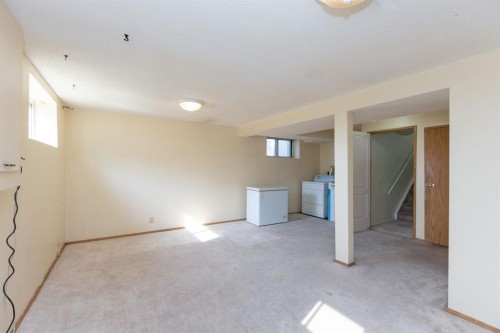 95 Castleridge Close Ne, Calgary, AB - Indoor