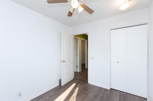 95 Castleridge Close Ne, Calgary, AB - Indoor Photo Showing Other Room