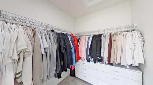 55 Belgian Crescent, Cochrane, AB - Indoor With Storage