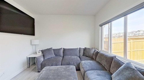 55 Belgian Crescent, Cochrane, AB - Indoor Photo Showing Living Room