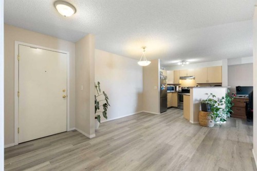 2320-2371 Eversyde Avenue Sw, Calgary, AB - Indoor