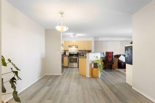 2320-2371 Eversyde Avenue Sw, Calgary, AB - Indoor Photo Showing Kitchen