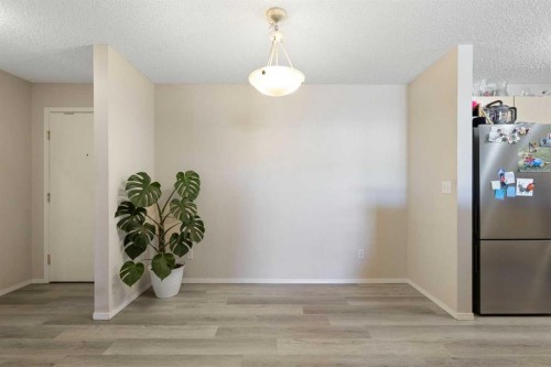 2320-2371 Eversyde Avenue Sw, Calgary, AB - Indoor Photo Showing Other Room