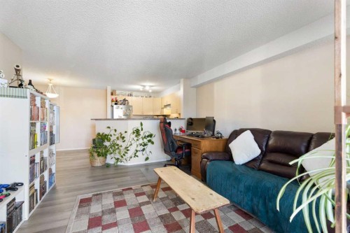 2320-2371 Eversyde Avenue Sw, Calgary, AB - Indoor