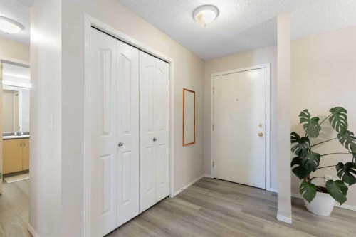 2320-2371 Eversyde Avenue Sw, Calgary, AB - Indoor Photo Showing Other Room