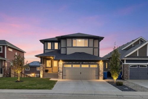 41 Banded Peak View  Okotoks, AB T2H 2W4