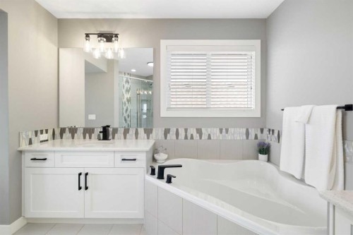 41 Banded Peak View, Okotoks, AB - Indoor Photo Showing Bathroom
