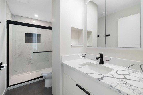 41 Banded Peak View, Okotoks, AB - Indoor Photo Showing Bathroom