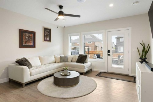 41 Banded Peak View, Okotoks, AB - Indoor Photo Showing Living Room