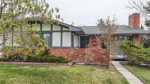 1444 Acadia Drive Se, Calgary, AB - Outdoor