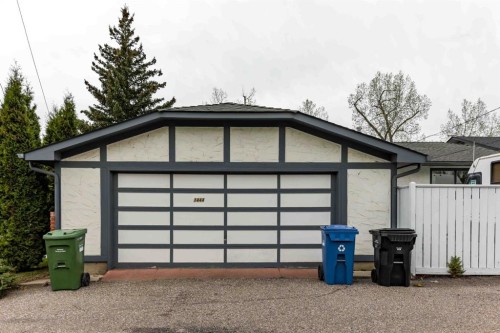 1444 Acadia Drive Se, Calgary, AB - Outdoor
