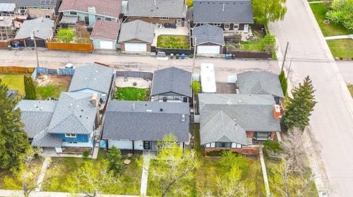 1444 Acadia Drive Se, Calgary, AB - Outdoor
