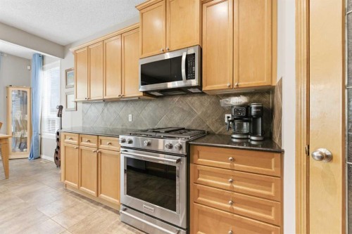 143 Chaparral Ravine View Se, Calgary, AB - Indoor Photo Showing Kitchen