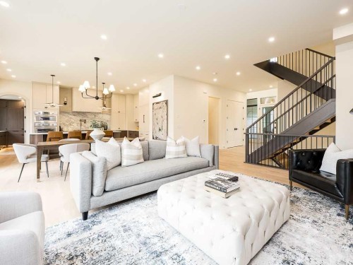 15 42 Street Sw, Calgary, AB - Indoor Photo Showing Living Room