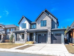 15 42 Street SW Calgary, AB T3C 1Y2