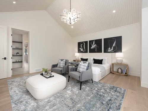 15 42 Street Sw, Calgary, AB - Indoor Photo Showing Living Room