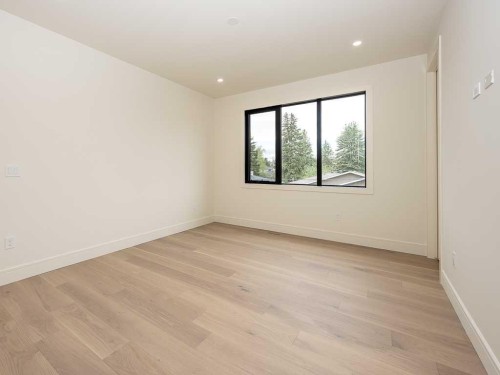 15 42 Street Sw, Calgary, AB - Indoor Photo Showing Other Room