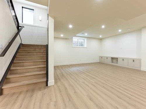 15 42 Street Sw, Calgary, AB - Indoor