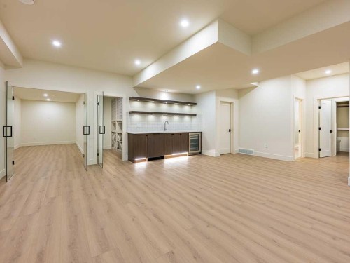 15 42 Street Sw, Calgary, AB - Indoor