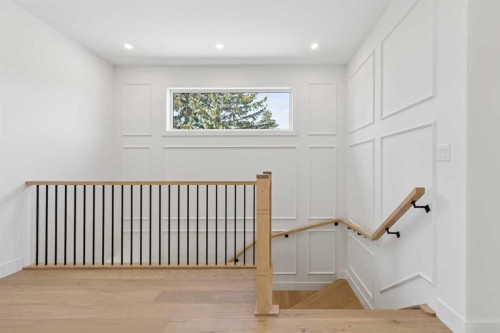 1027 32 Avenue Nw, Calgary, AB - Indoor Photo Showing Other Room