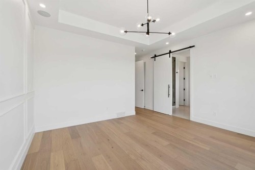 1027 32 Avenue Nw, Calgary, AB - Indoor Photo Showing Other Room