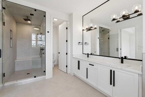1027 32 Avenue Nw, Calgary, AB - Indoor Photo Showing Other Room