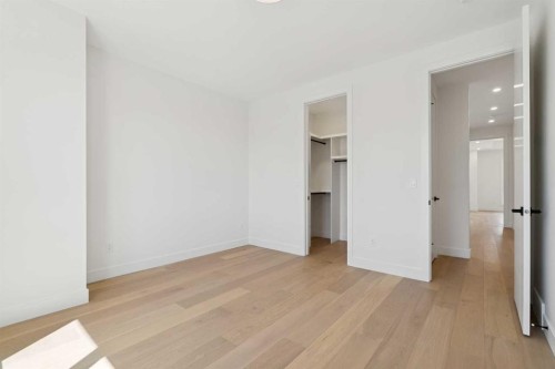 1027 32 Avenue Nw, Calgary, AB - Indoor Photo Showing Other Room
