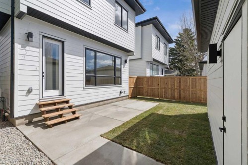 1027 32 Avenue Nw, Calgary, AB - Outdoor With Exterior