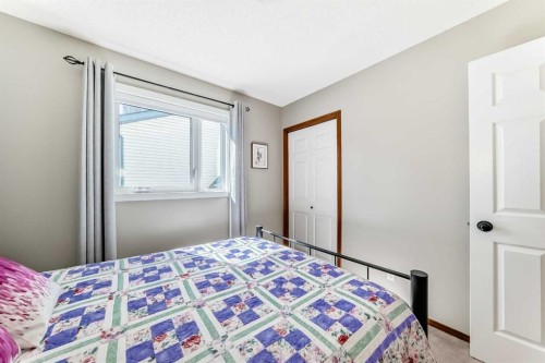 39 Westfall Crescent, Okotoks, AB - Indoor Photo Showing Bedroom