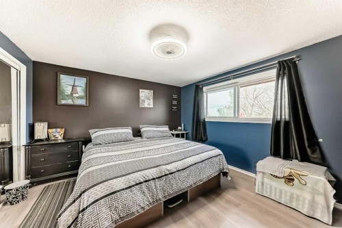 3014 Doverville Crescent Se, Calgary, AB - Indoor Photo Showing Bedroom