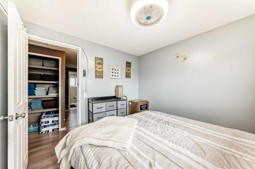 3014 Doverville Crescent Se, Calgary, AB - Indoor Photo Showing Bedroom