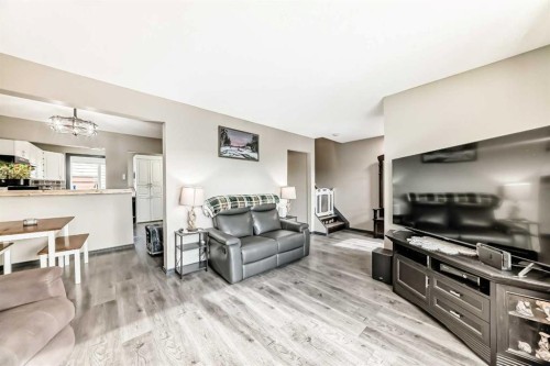3014 Doverville Crescent Se, Calgary, AB - Indoor Photo Showing Living Room