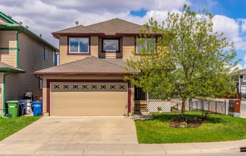 724 Luxstone Landing SW Airdrie, AB T4B 3L1